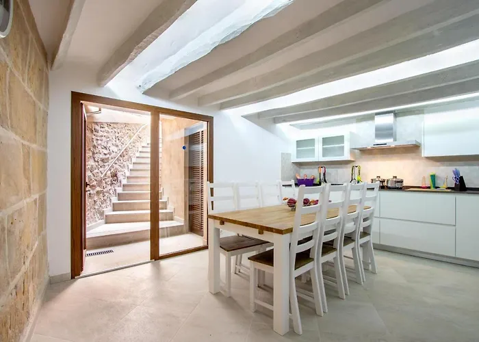 Superb House 200m From The Center Of By Renthousing Польенса