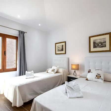 Superb House 200m From The Center Of By Renthousing