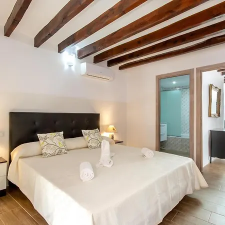 Superb House 200m From The Center Of By Renthousing *