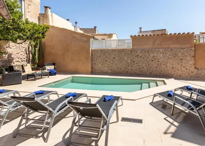 Superb House 200m From The Center Of By Renthousing *