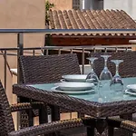 Superb House 200m From The Center Of By Renthousing Vakantiehuis