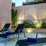 Superb House 200m From The Center Of By Renthousing Vakantiehuis *