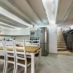 Superb House 200m From The Center Of By Renthousing Vakantiehuis *