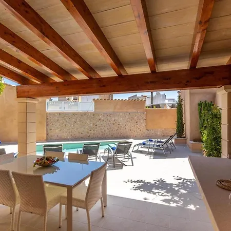Superb House 200m From The Center Of By Renthousing Feriehus Pollença