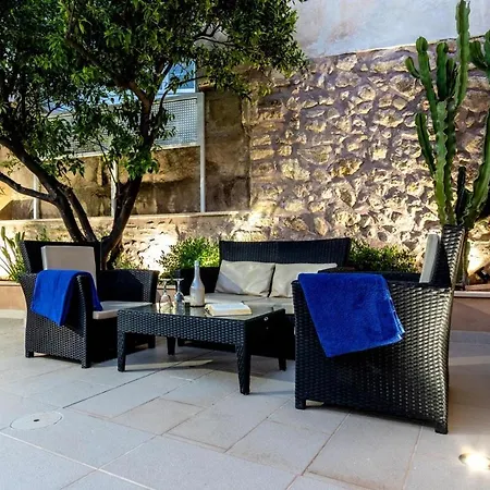 Holiday home Superb House 200m From The Center Of By Renthousing