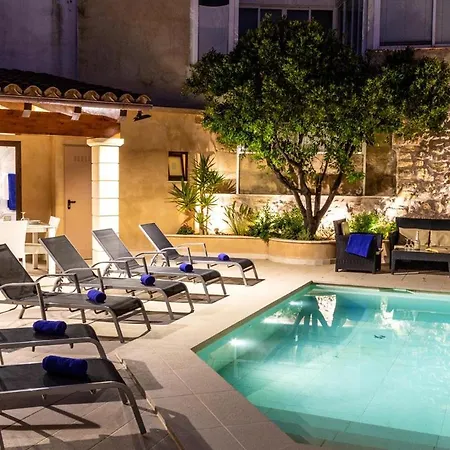 בית נופש Superb House 200m From The Center Of By Renthousing *