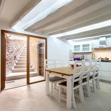 Superb House 200m From The Center Of By Renthousing Pollença
