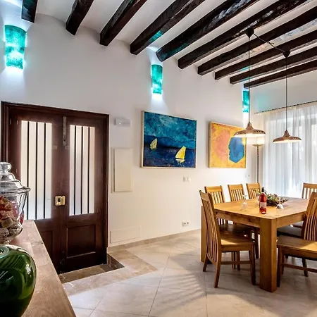 Vakantiehuis Superb House 200m From The Center Of By Renthousing Pollença
