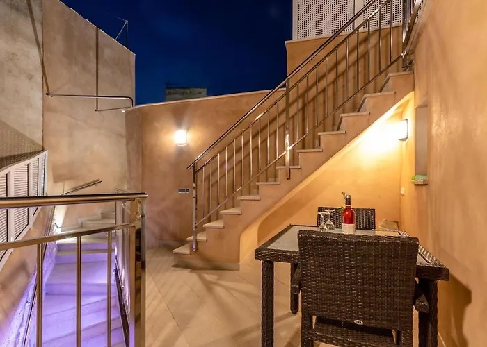 Superb House 200m From The Center Of By Renthousing Сasa de vacaciones *