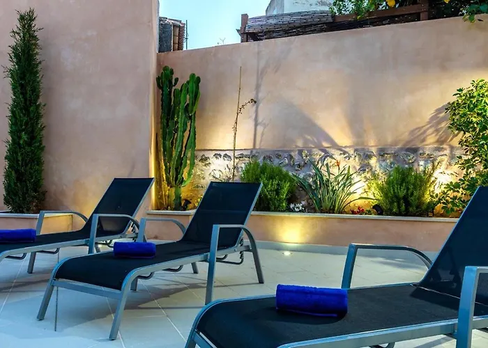 Superb House 200m From The Center Of By Renthousing Сasa de vacaciones *