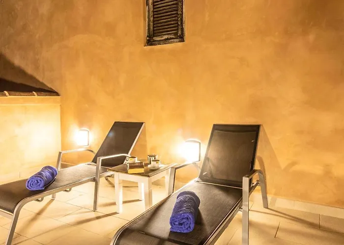 Сasa de vacaciones Superb House 200m From The Center Of By Renthousing